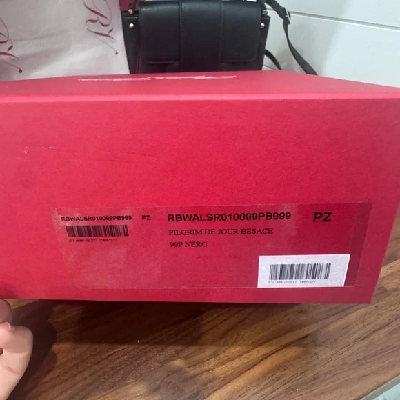 Roger Vivier Black ‘Pilgrim Du Jour’ Crossbody Bag - Picture 5 of 5